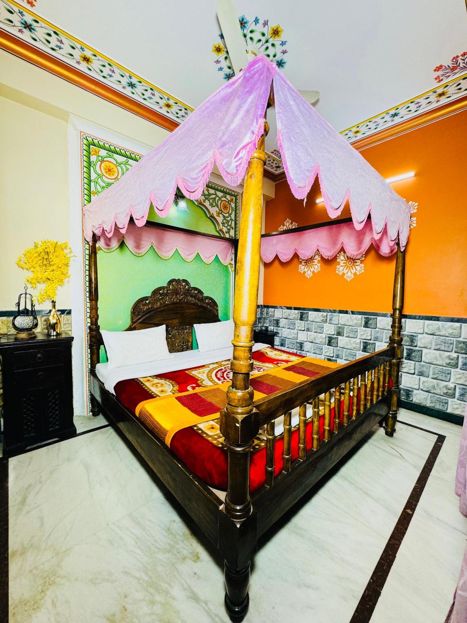 Moon Light Palace Hotel 3*